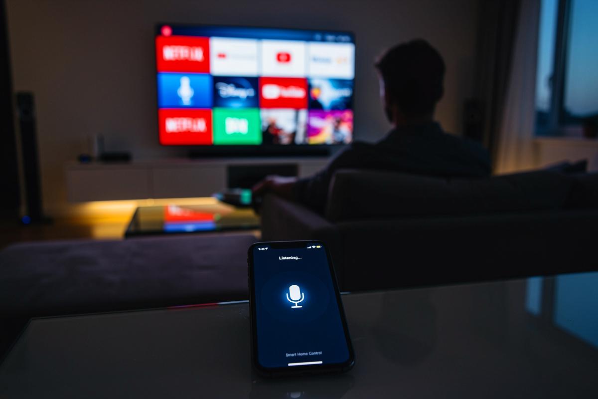 Technologiczni geekowie tłumaczą, dlaczego nagle wszyscy przestają wyłączać telewizory